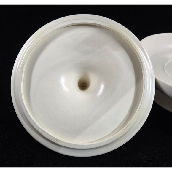 Vintage 8.5" Ceramic Dresser box with Pink Roses - Picture 6 of 9